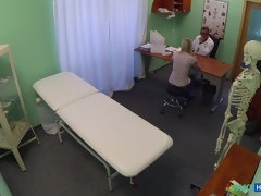 Blasen, Arzt, Fingern, Büro, Pov, Muschi, Uniform, Spanner