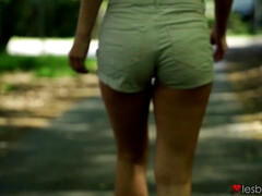 Tussi, Grosse titten, Blondine, Braunhaarige, Lesbisch, Dürr, Flotter dreier, Titten