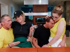 お尻, デカ尻, ブロンド, フェラチオ, バック, 手コキする, 淫乱熟女, オマンコ