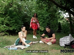 Femme couguar, Queue, Européenne, Hard, Italienne, Mère que j'aimerais baiser, Maman, De plein air