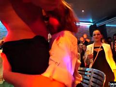 Amateur, Sucer une bite, Hard, Fête