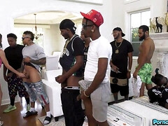 Noire, Gorge profonde, Queue, Noir ébène, Interracial, Petite femme, Suçant, Nénés