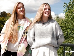 Enthousiasteling, Grote mammen, Blond, Lesbisch, Likken, Natuurlijke tieten, Kut duiken, Geschoren