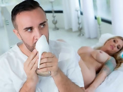 Grote mammen, Blond, Pijpbeurt, Hondjeshouding, Handbeurt, Moeder die ik wil neuken, Kousen, Slet