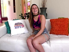 Blond, Gapende, Harig, Ondergoed, Natuurlijke tieten, Strippen, Tiener, Tieten likken