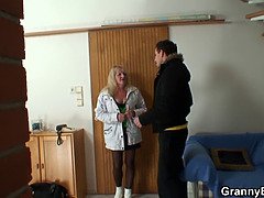 Mooi, Blond, Oudere vrouw, Rijpe lesbienne, Moeder, Natuurlijke tieten, Realiteit, Stiefmoeder