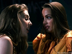 Grote mammen, Bruinharig, Voeten, Fetisj, Zoenen, Likken, Natuurlijke tieten, Kut duiken