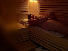Grosser schwanz, Spermaladung, Flashen, Schwul, Handjob, Öffentlich, Sauna