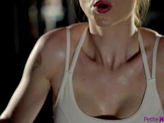 Chica, Verga grande, Mamada, Linda, Fetiche, Gimnasio, Pov, Pelirrojo