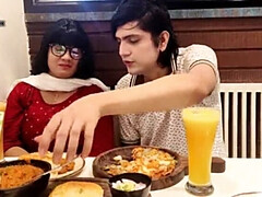 ぽちゃ, カップル, イく瞬間, カワイイ, 食べ物, 彼女, インド人, フェラする