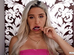 Blonde, Sucer une bite, Queue, Talons, Seins naturels, Chatte, Rasée, Nénés