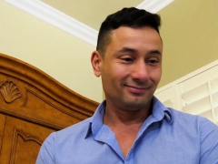 Tranny ho jizzes in mouth