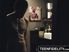 Asiatisch, Grosse titten, Vollbusig, Interrassisch, Natürlichen titten, Pornostars, Titten