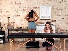 Gros seins, En gros plan de très près, Érotique, Doigter, Lesbienne, Léchez, Massage, Réalité