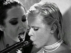 Grote mammen, Bruinharig, Lesbisch, Softcore pornografie