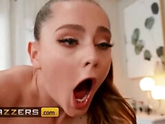 Sucer une bite, Clito, Éjaculer dans la bouche, Gorge profonde, En levrette, Face assise, Léchez, Petite femme