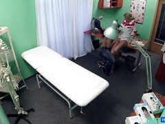 Leie, Blasen, Aufs gesicht abspritzen, Handjob, Lecken, Krankenschwester, Muschi, Spanner