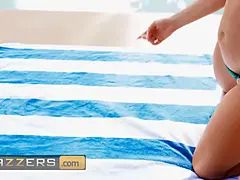 デカ尻, デカチン, 茶髪の, イく瞬間, なめる, ヌード, プール, オマンコ