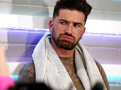 Lécher le cul, Sucer une bite, En levrette, Européenne, Bâillonner, Masturbation, Cheveux courts, Tatouage