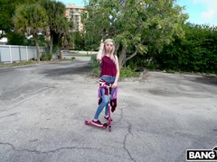 Amateur, Blonde, Sucer une bite, Bus, En levrette, Hard, Hd, Maigrichonne