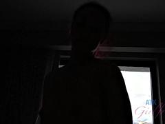 Tussi, Blasen, Braunhaarige, Fingern, Freundin, Handjob, Pov, Titten