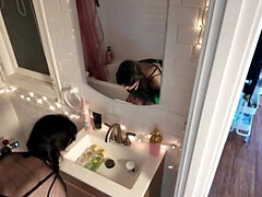 En tercera dimension, Amateur, Verga grande, Atragantadas, Sexo duro, Casero, Pequeña, Pov