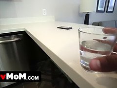 Grote kont, Grote mammen, Blond, Oudere vrouw, Moeder die ik wil neuken, Kut duiken, Schreeuwen, Stiefmoeder