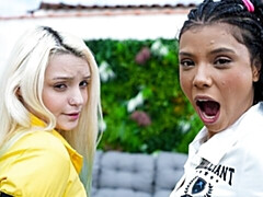 指いじり, キス, なめる, 自然山雀, オマンコ, ガリガリ, ストリッピング, ティーン