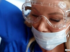 Dildo, Arzt, Riesig, Lecken, Öl, Orgasmus, Muschi, Titten