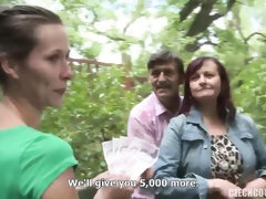 Wohlbeleibte schöne frauen, Grosser arsch, Grosse titten, Blasen, Handjob, Milf, Im freien, Pov