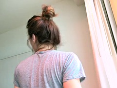 Amateur, Sucer une bite, Brunette brune, Tir de sperme, Faciale, Hard, Piercing, Nénés