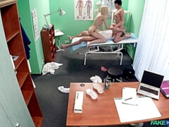 素人, フェラチオ, 医者, バック, 手コキする, なめる, オナニー, 三人