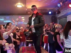 Braunhaarige, Vollbusig, Interrassisch, Party, Muschi, Rotschopf, Stiefmutter, Strümpfe