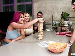 デカ尻, デカパイ, 指いじり, キス, レズビアン, オナニー, オマンコ, ストリッピング