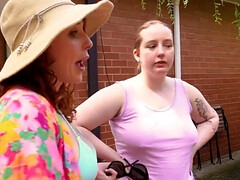 Belle grosse femme bgf, Gros seins, Plantureuse, Pénétrer avec le poing, Embrassement, Léchez, Chatte, Rousse roux