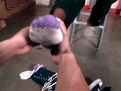 Schwarz, Braunhaarige, Spermaladung, Schwarz, Füsse, Fetisch, Fußfetisch, Hd