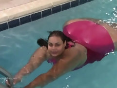 Amateur, Belle grosse femme bgf, Noire, Brunette brune, Hd, Lingerie, Piscine, Solo