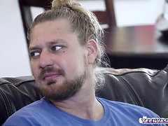 Asiatique, Gros seins, Sucer une bite, Brunette brune, Gorge profonde, Hd, Petite femme, Criant