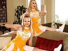 18 años, Penetracion con dedos, Lesbiana, Lamidas, Lencería, Masturbación, Coño, Adolescente