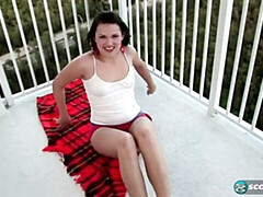 18, 素人, デカ尻, 指いじり, オナニー, 自然山雀, アウトドア, ストリッピング