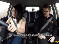 アジア人, フェラチオ, 車, 手コキする, アウトドア, 現実, スパンキング, 生徒