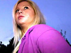 Leie, Blondine, Blasen, Im freien, Pov, Öffentlich