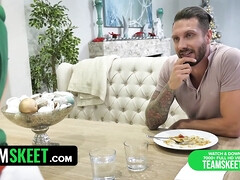 18 jaar, Amerikaans, Naakte man aangeklede vrouw, Hardcore, Hd, Orgasme, Klein, Rijden