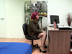 Enthousiasteling, Pijpbeurt, Sperma shot, Europees, Realiteit, Roodharige vrouw, Spaans, Tatoeage