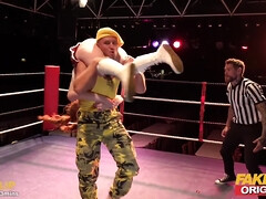 イギリス人, 茶髪の, 気狂い, ハードコア, 自然山雀, 乳首, ティーン, レスリング