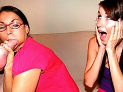 Blonde, Tir de sperme, 2 femmes 1 homme, Léchez, Maman, Maigrichonne, Adolescente, Plan cul à trois