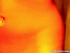 Asiatique, Brunette brune, Femme couguar, Érotique, Femelle, Indienne, Mature, Softcore