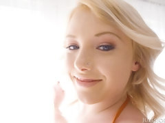 Grosser arsch, Blondine, Blasen, Handjob, Muschi, Entkleiden, Jungendliche (18+), Titten