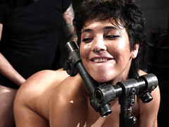 Bondage domination sadisme masochisme, Grosse bite, Brunette brune, Poilue