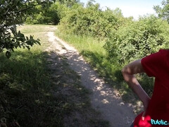 Leie, Blasen, Betrug, Handjob, Lesbisch, Im freien, Pov, Öffentlich